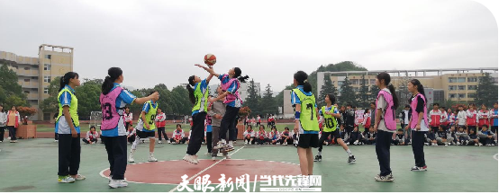 息烽县乌江复旦学校举行第四届体育文化艺术节活动