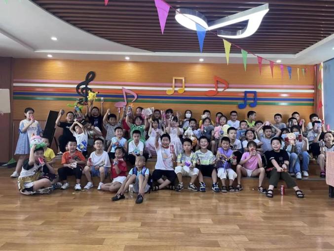 儿童友好∣任岩松中学联合宁波银行丽岙支行举办"跳蚤市场"活动