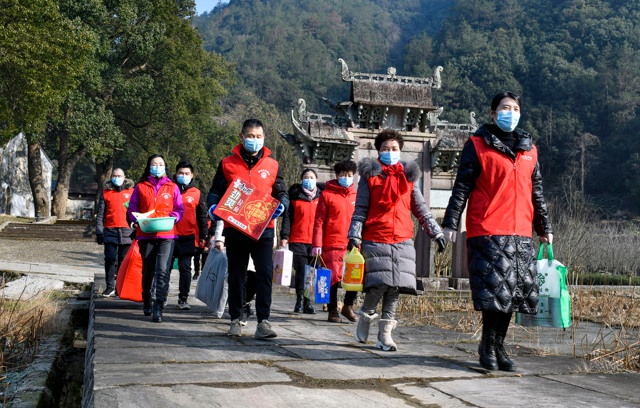 嵊州这群志愿者上门服务,为弱势群体带去了浓浓的关爱