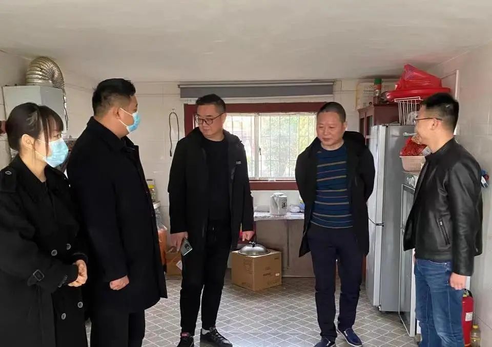 荆州中院副院长张运平到石首法院调研法庭工作