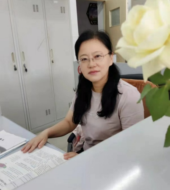 曹妃甸第一中学奋斗在教学一线的老教师
