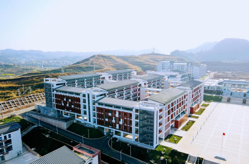 3160名师生新学期喜迁新校区,施秉新一中建设项目竣工验收