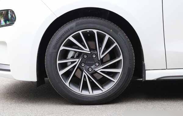 领克03最大轮胎 领克03最大轮胎多少寸