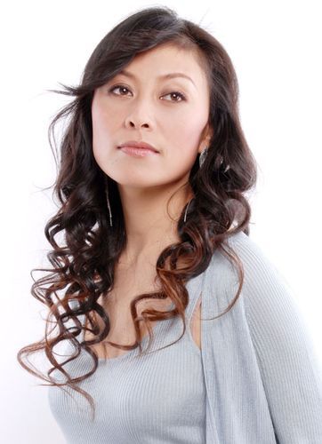 岳红:从香港女僵尸到台湾苏月虹,演艺之路的坎坷与辉煌