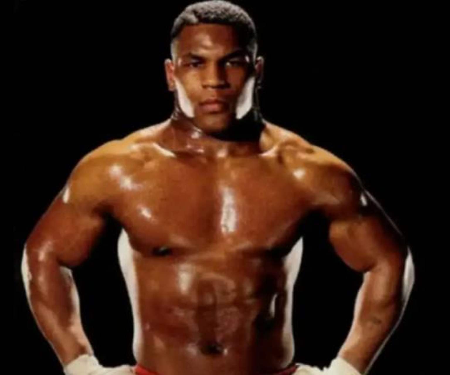 1988年,22岁的拳王泰森,逛动物园时给了饲养员一万美金,让他把栅栏