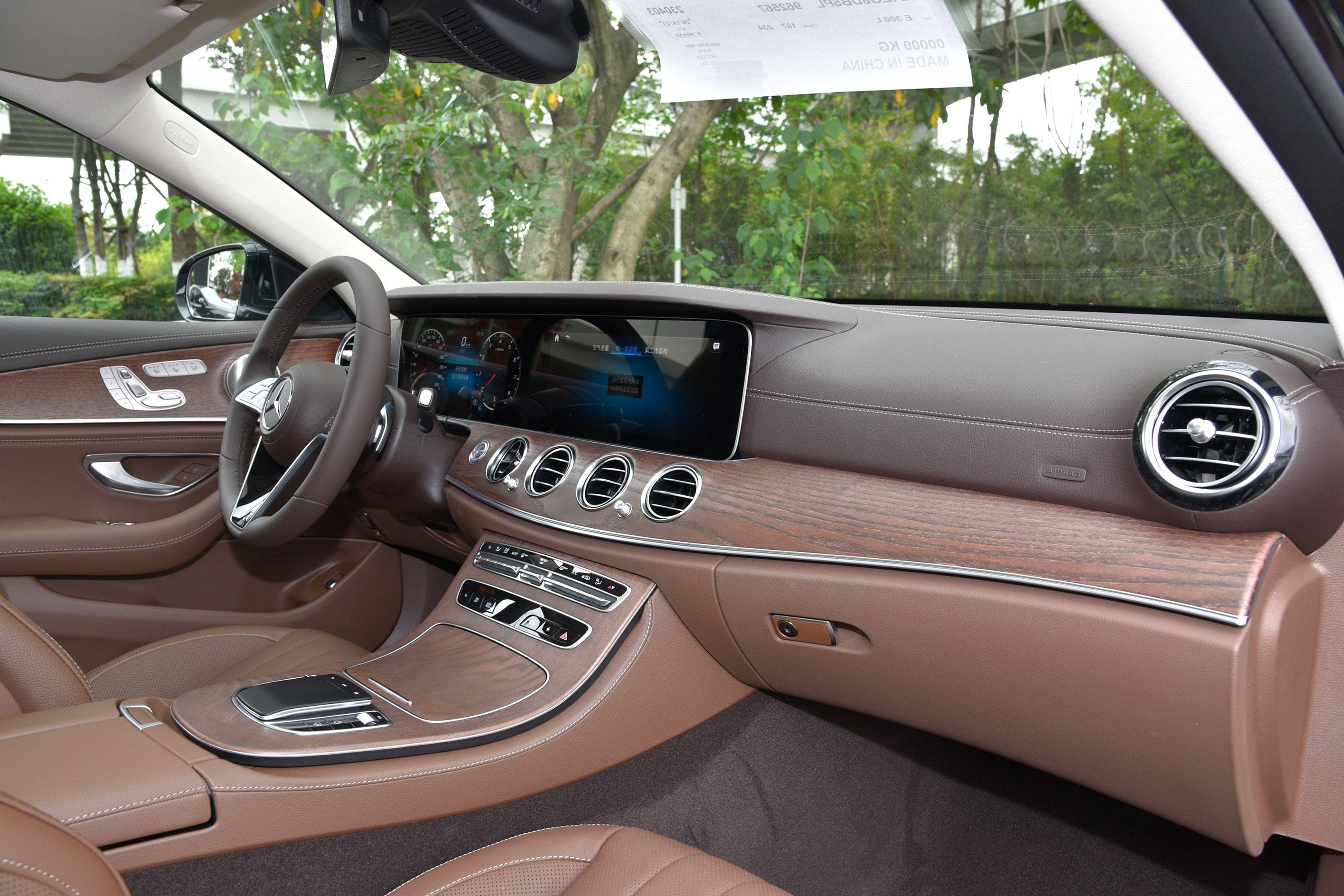 40万拿下奔驰e260!你是选择开奔驰谈商务,还是驾驶宝马要乐趣?