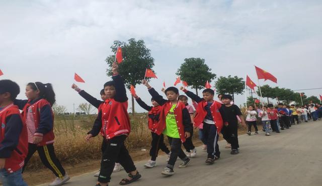 河南鎮平縣石佛寺鎮大仵營小學:緬懷革命先烈 賡續紅色血脈