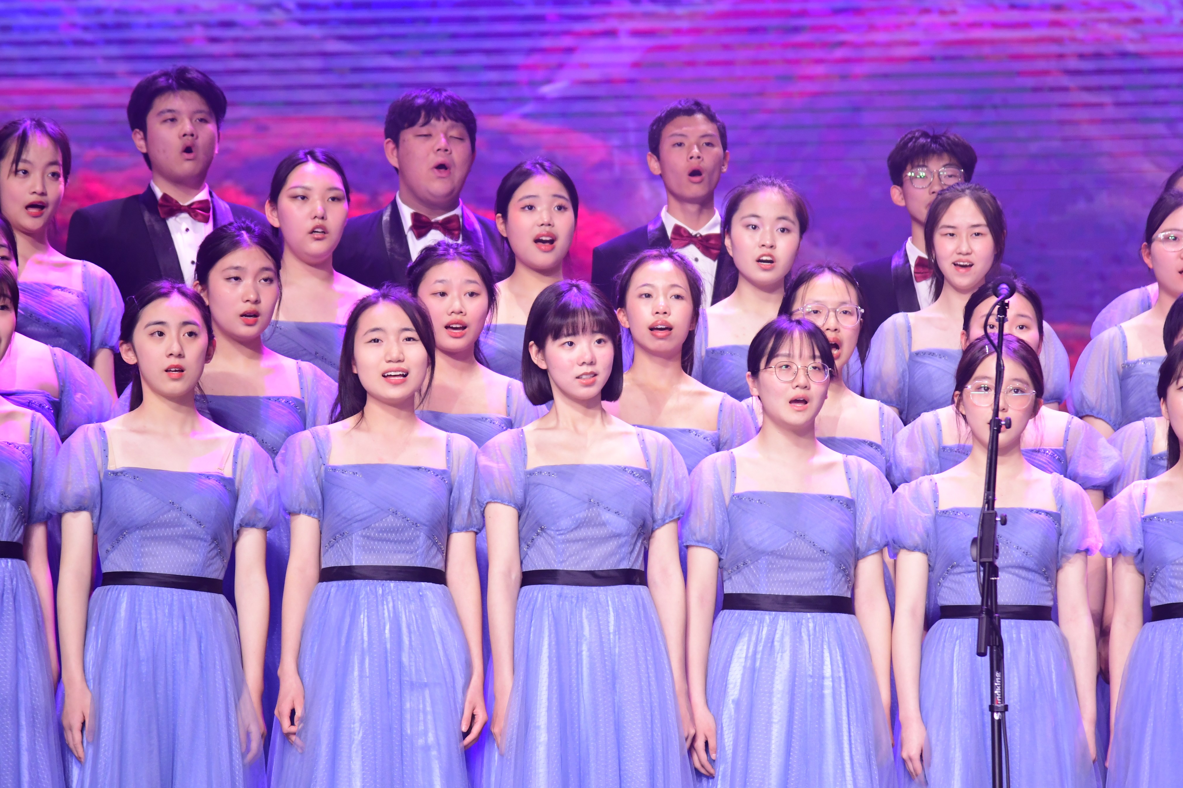 往返路程5小时仍坚持两年参加合唱排练,看这些中职学生如何在艺术舞台