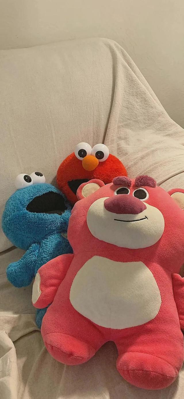 巨可爱的草莓熊壁纸