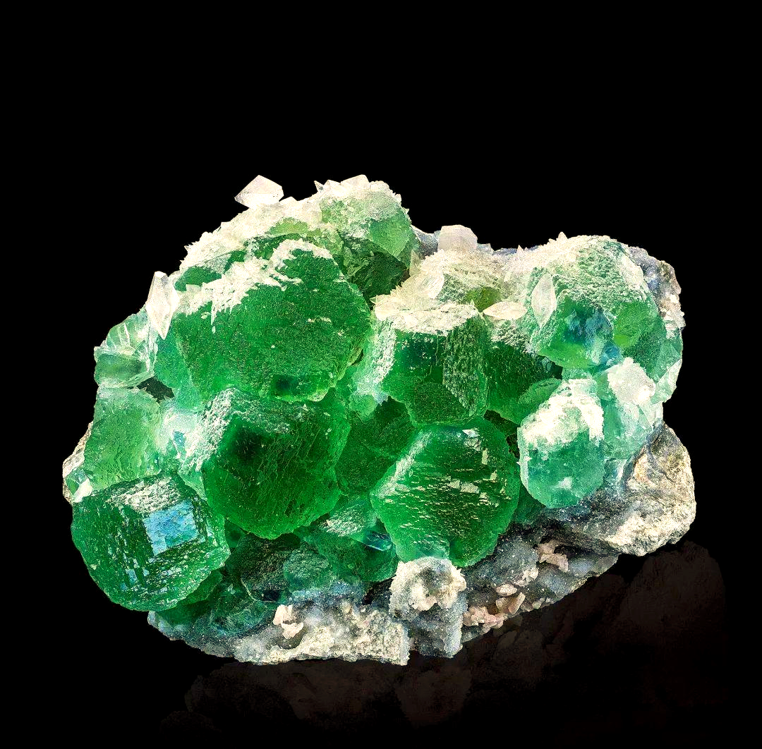 探秘多样晶莹的矿物晶体