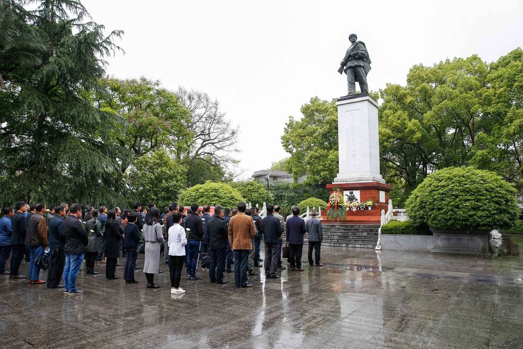 接受革命精神洗礼 重庆市水利局党员干部走进烈士纪念馆