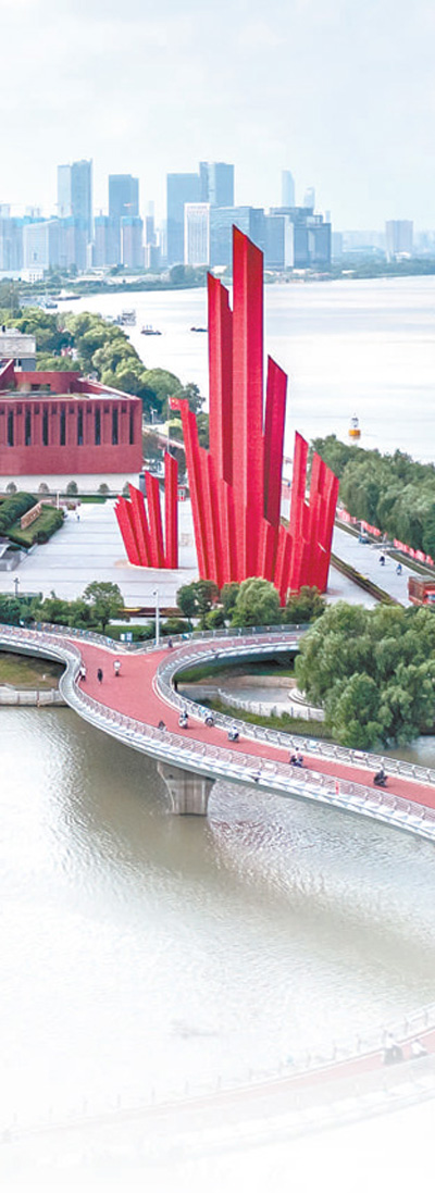 用生动形象凝铸向上力量(展时代画卷 谱奋斗华章)