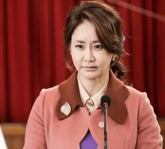 《顶楼》姜玛丽的扮演者:搓澡女的赢家路,戏里戏外的人生都狗血