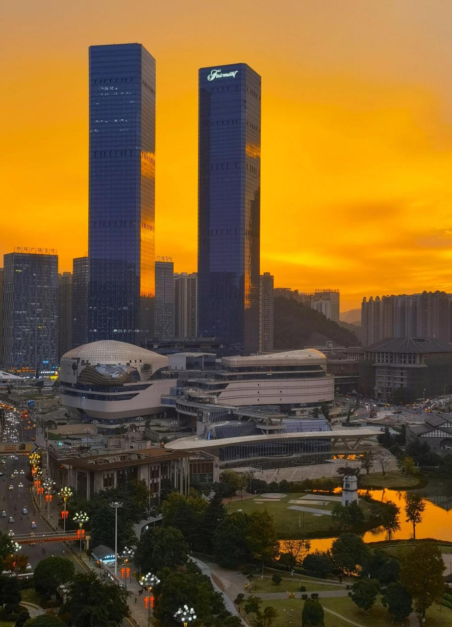 停摆了几年的贵阳花果园海豚广场迎来开业曙光了!