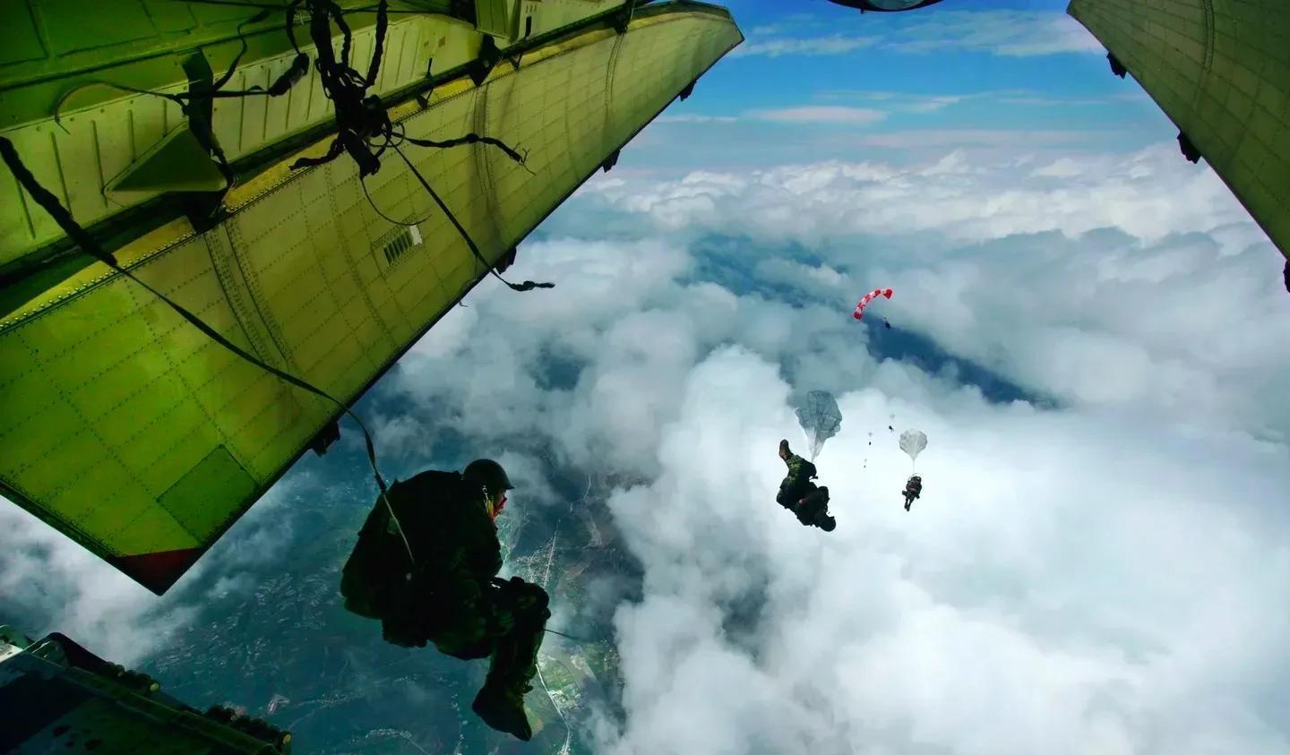 湖北孝感空降兵图片