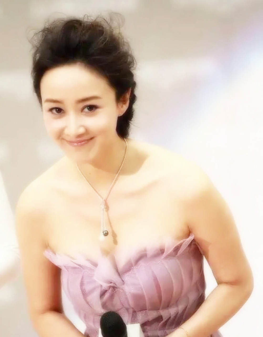 赵子琪美女气质非凡,亭亭玉立,优雅知性,美丽动人,甜美可人,令人陶醉!