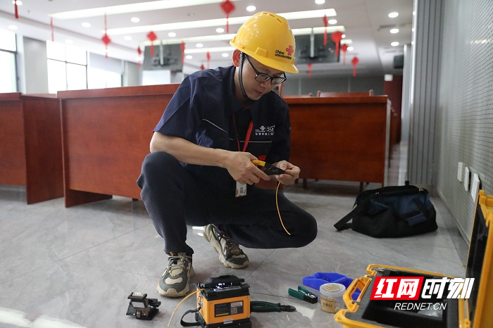 "先进"的服务之路——记常德联通智慧家庭工程师郑先进