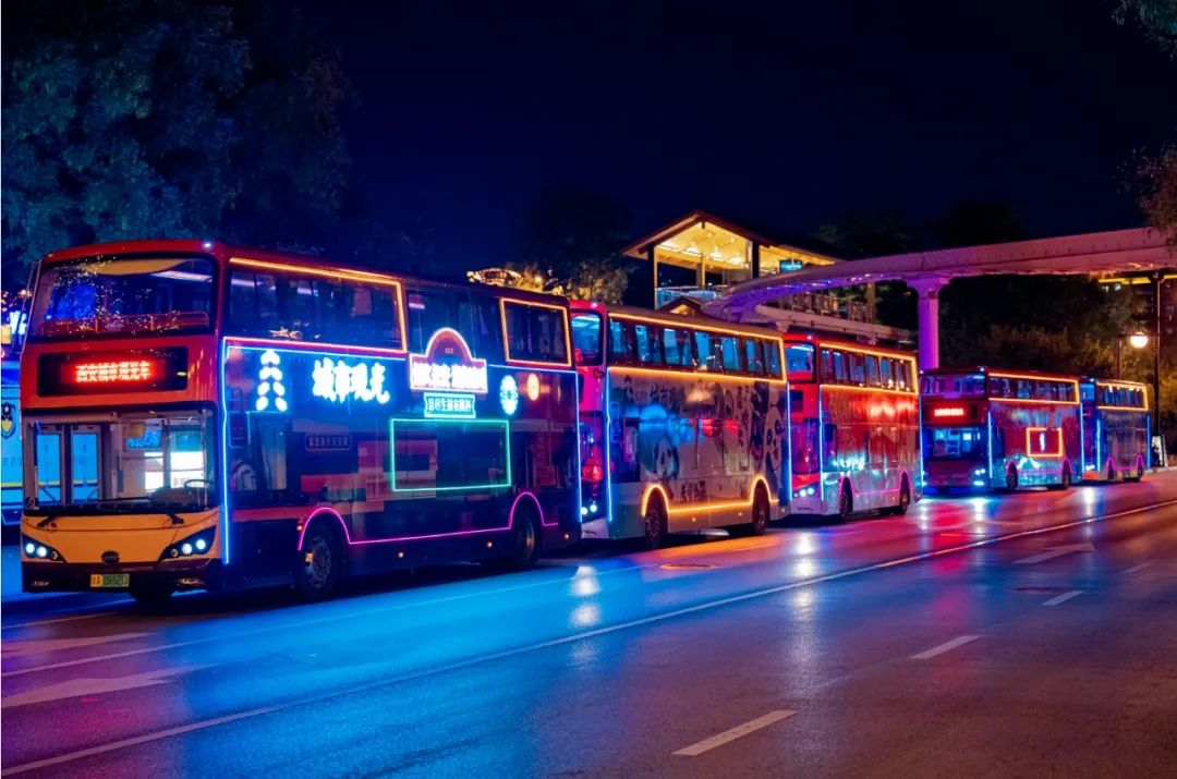 北京夜景观光车图片