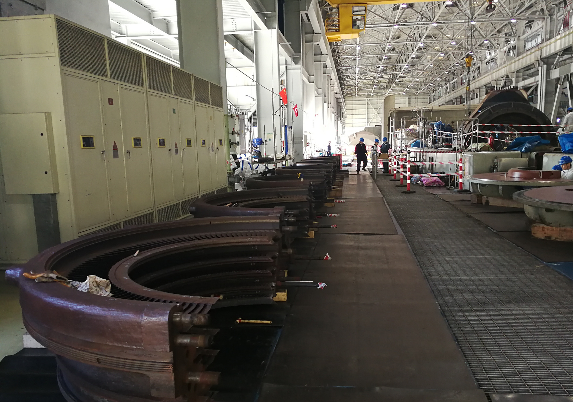 洼窝中心调整是汽轮机本体大修中一项重要的环节,必须要做好