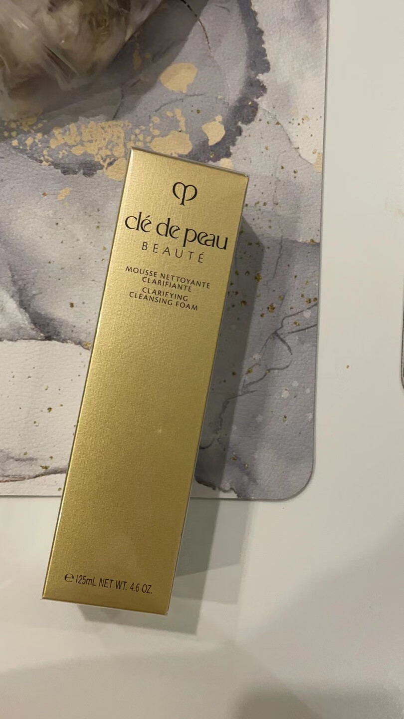 解锁水润肌肤:肌肤之钥cpb清爽型洗面奶,美丽之旅的首选