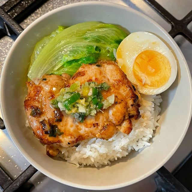 姜葱鸡扒饭,姜葱汁拌白饭超开胃的!