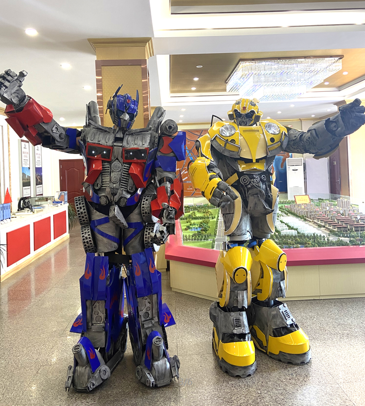 福利来啦!真人版"变形金刚"首度空降日照!