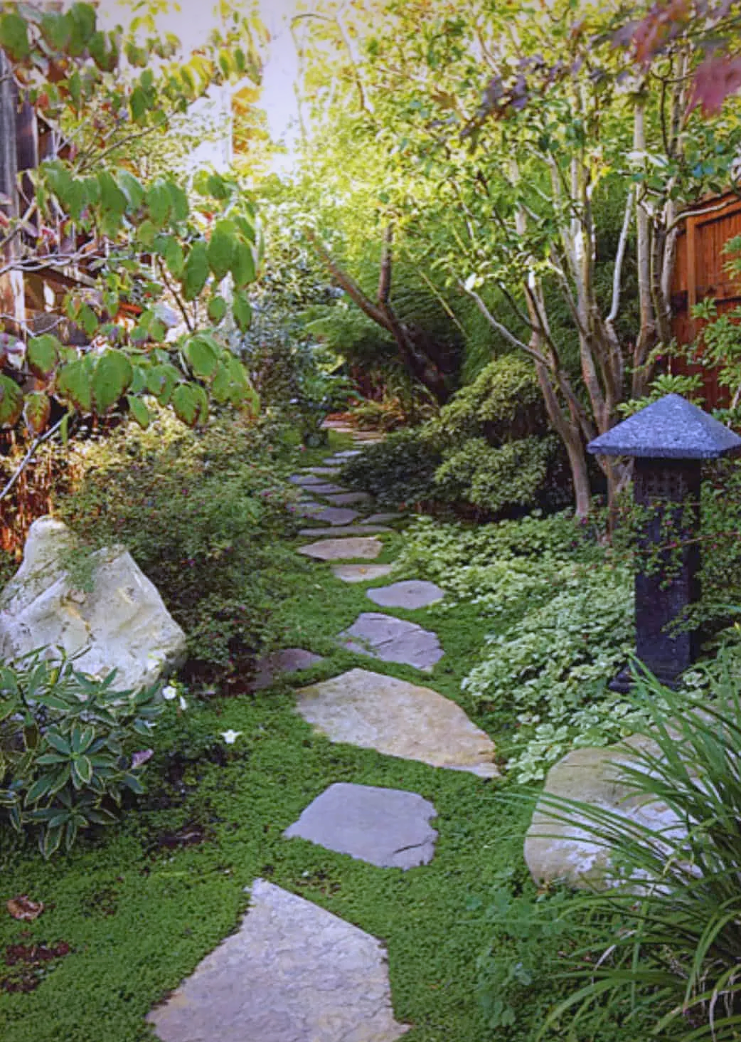 众多精致庭院小径,让灵魂与脚步同行