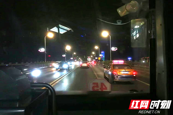 组图丨湘潭公交车窗外的城市风景