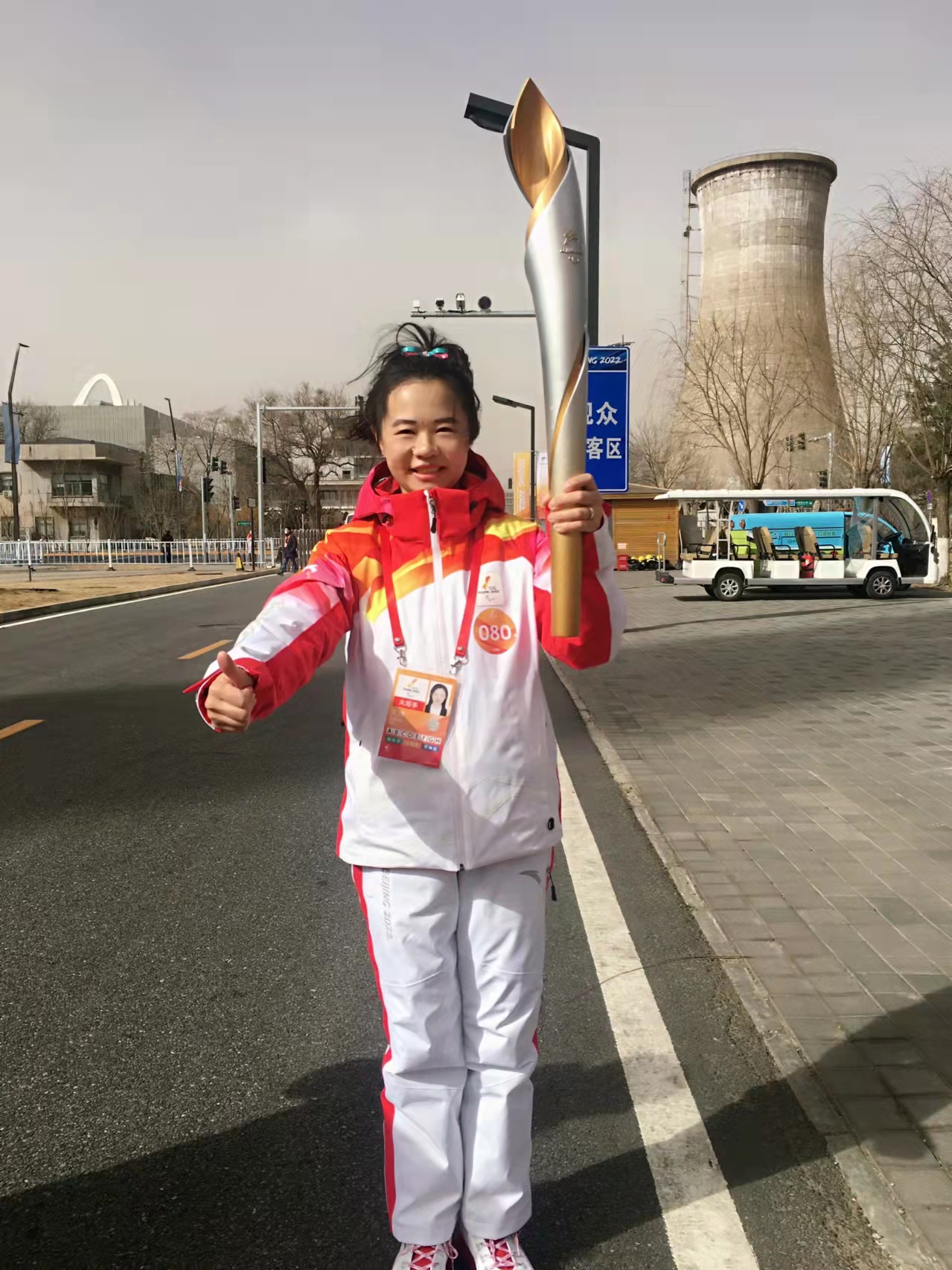 火炬手周婷推动冬奥滑雪大跳台选址首钢保护首钢园工业风貌