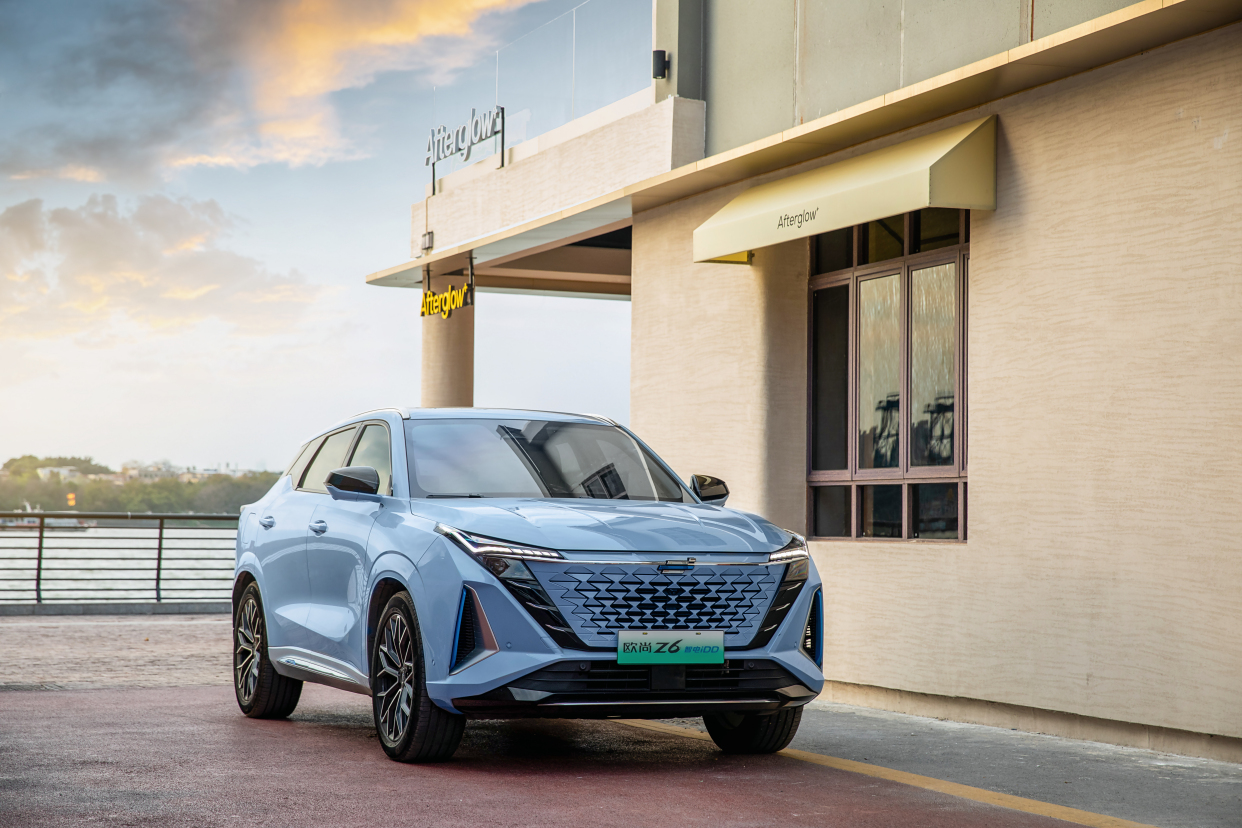 长安欧尚z6idd油电插混车型:引领环保出行新时代