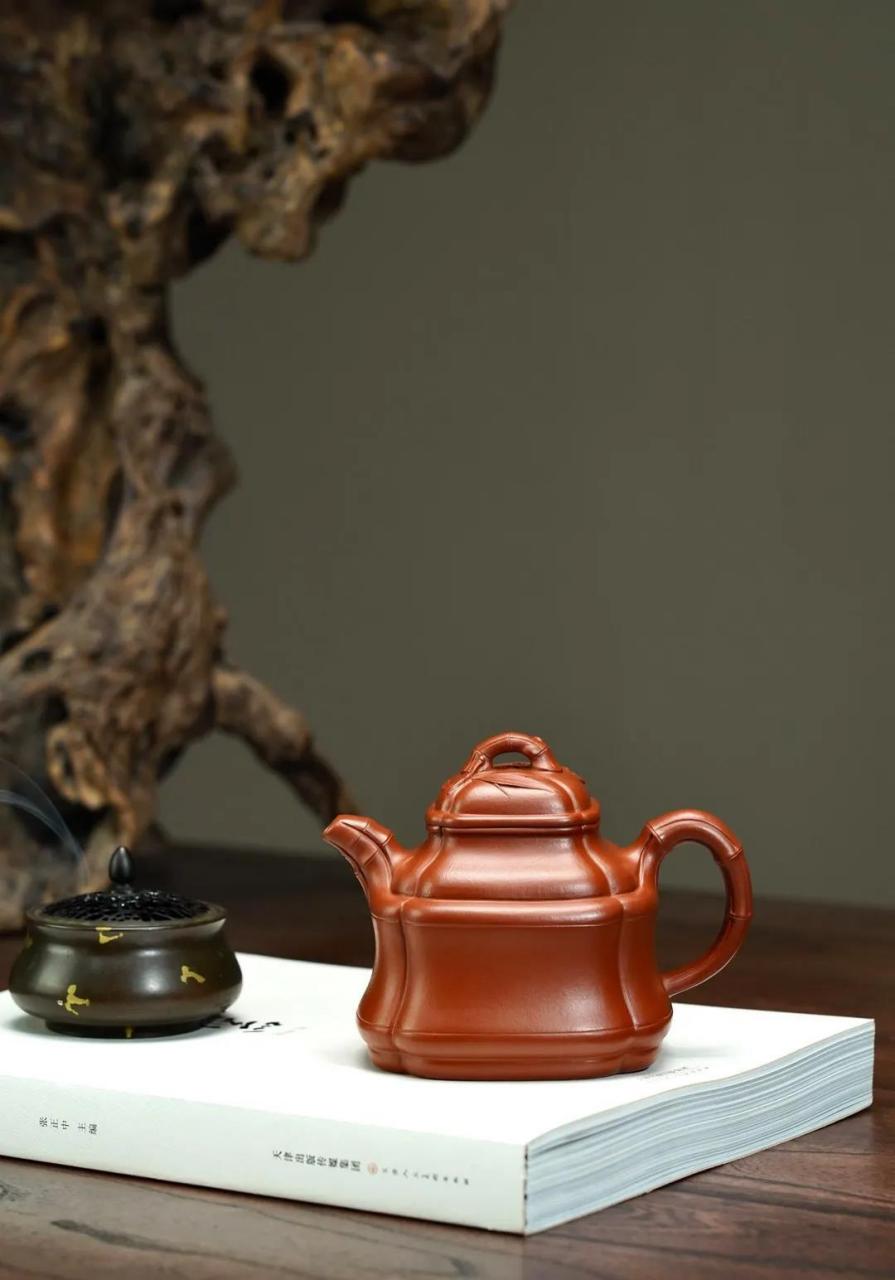 全手工【四方竹鼎】·极品朱泥·370cc·9孔  非常完美的一款四方竹鼎