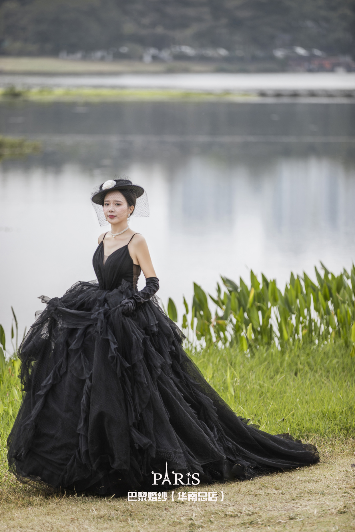 广州客片分享|绝不能错过的黑纱草坪婚纱照