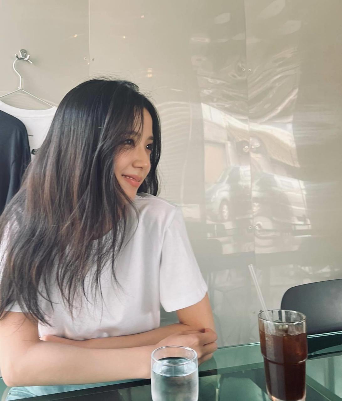 jisoo金智秀ins近照,自拍和他拍镜头下的漂亮!