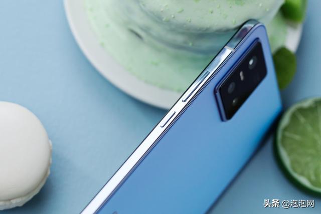 綺光煥彩的自然柔光人像自拍旗艦 vivo s10 pro手機外觀圖賞