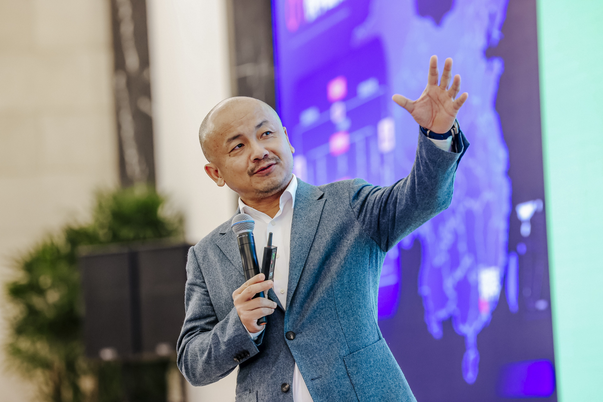 朱保全:地产不行,有人把"未来"给卖了