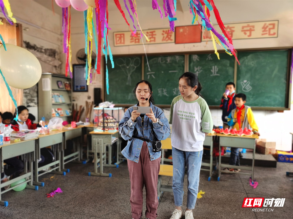 靖州飞山小学校长图片