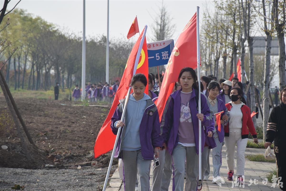 襄阳三中远足研学:来一堂行走的思政课