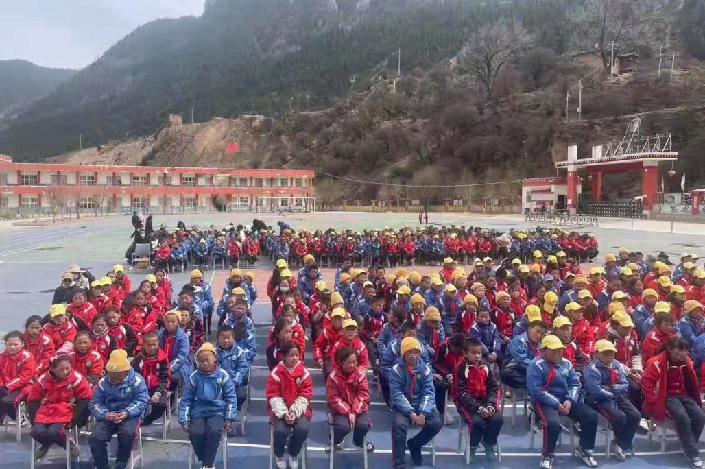 西藏江达小学第一课一一津门律师云端讲法治