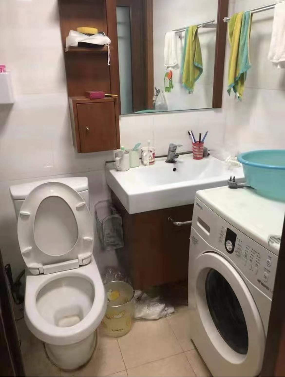 上海95后小夫妻出租屋卫生间中毒身亡 家属起诉房东索赔近百万今日