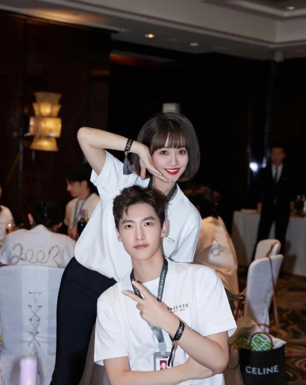 军艺2003届20周年同学会杨洋刘迦依然帅得出众 是名气大了就变帅了