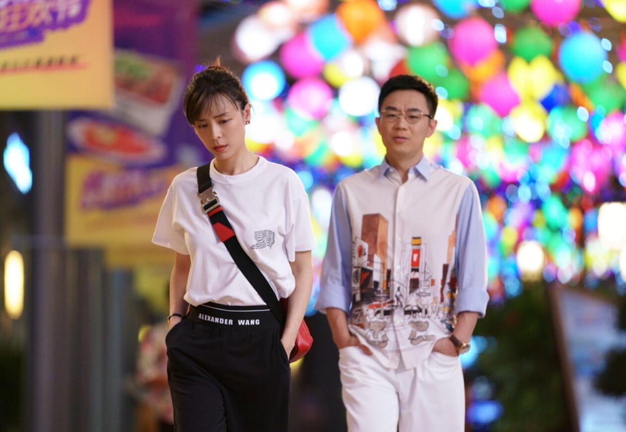 张静初《假日暖洋洋》今日开播 搭档大鹏上演欢喜夫妇"笑果"十足