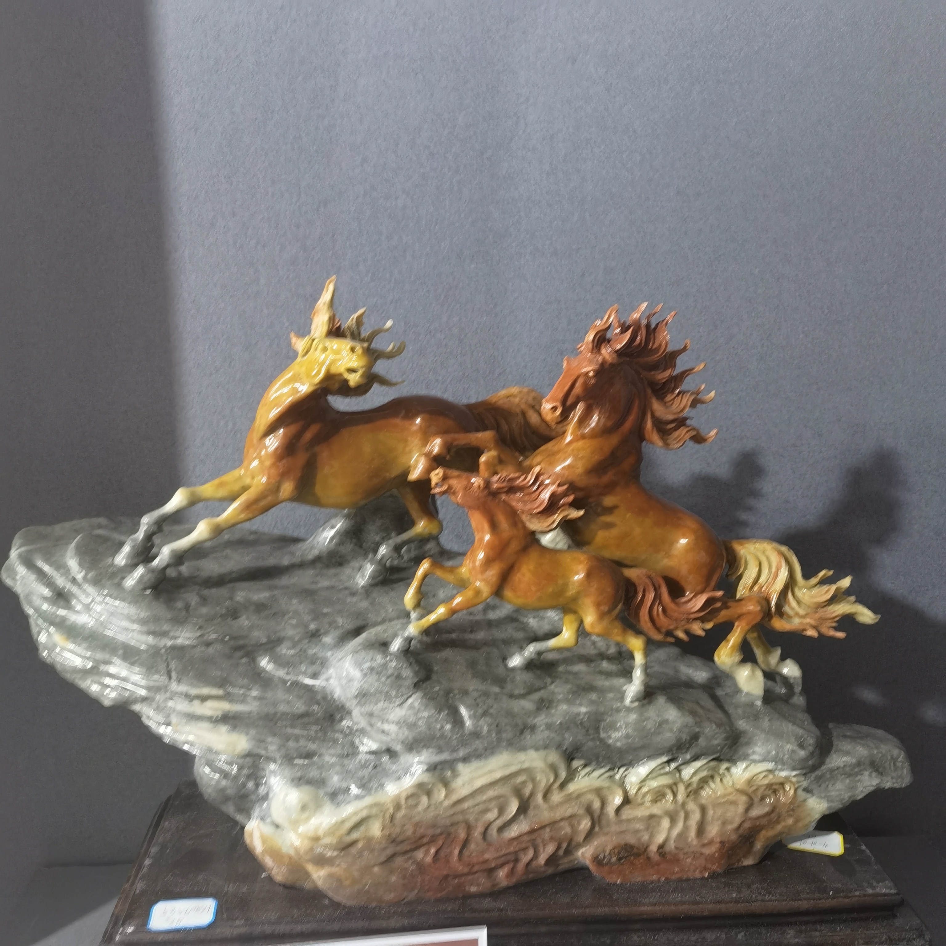 寿山石摆件,驹马崩腾,原石细雕满工满雕