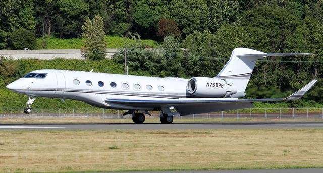 作为全球第二富翁,亚马逊创始人贝佐斯有多少架私人飞机?