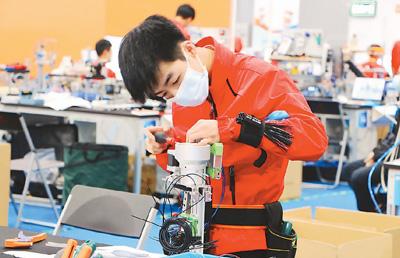 平均年龄21.8岁 他们说"学技能是有前途的"