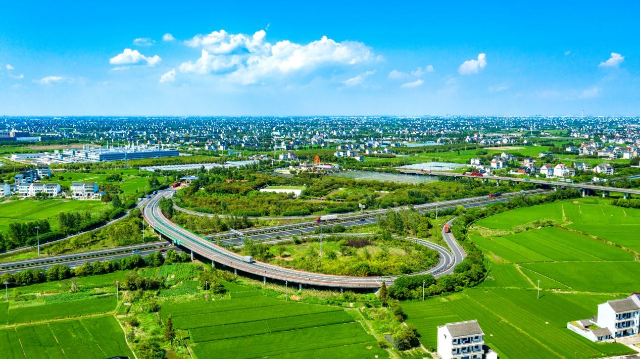平湖市新仓镇旧貌换新颜,"建,治,管"并进建设美丽城镇
