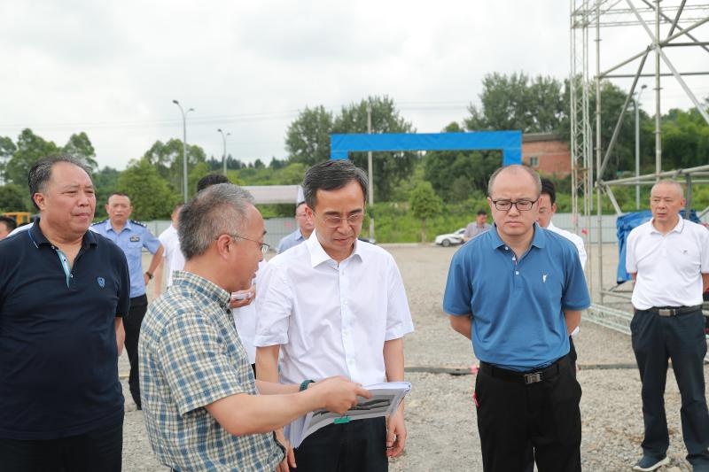 谭岗现场督导科技城新区集中开工活动筹备情况