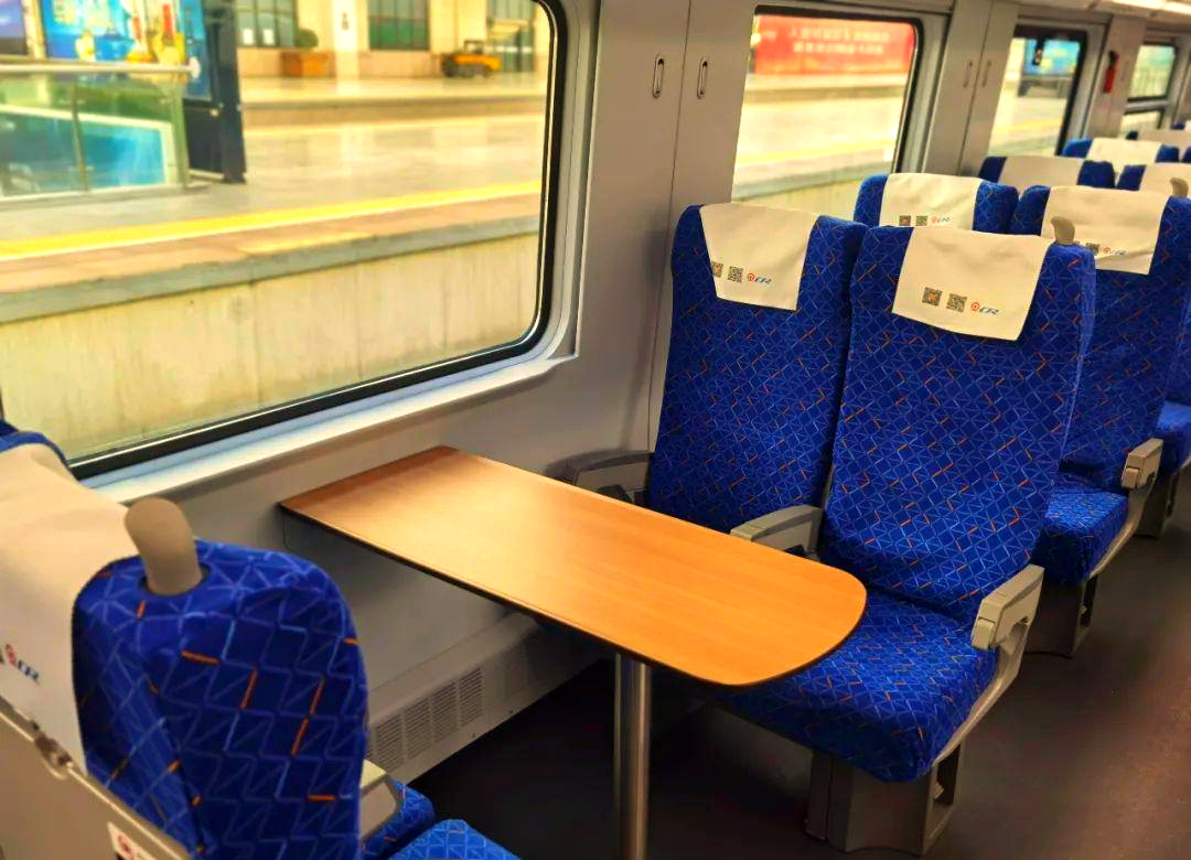 告别"万金油"25g?绿巨人cr200j能否扛起普速铁路大旗?