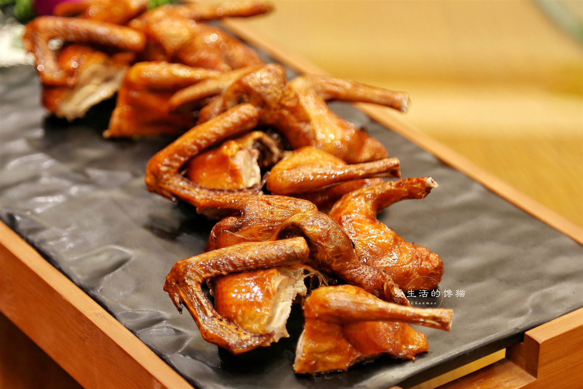 沙姜焗乳鸽,酒店65元一只,在家做,香脆鲜嫩,吃过忘不掉