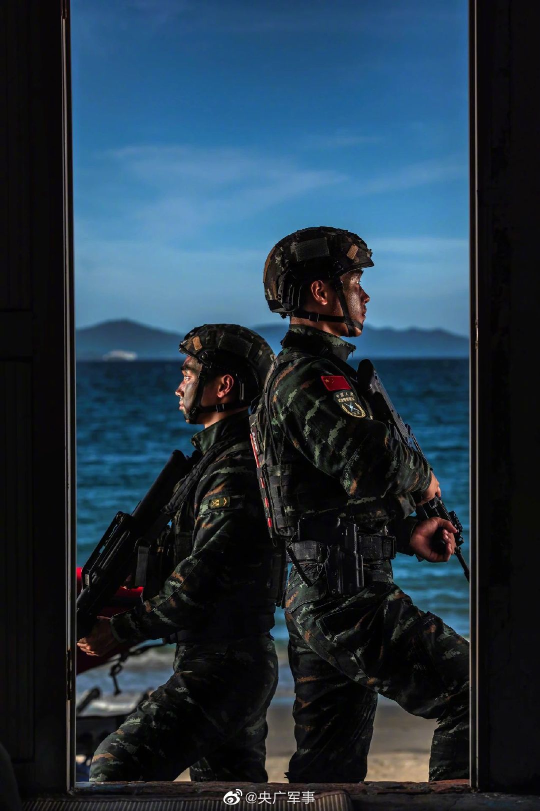 每一张都是大片!武警特战主题壁纸大放送