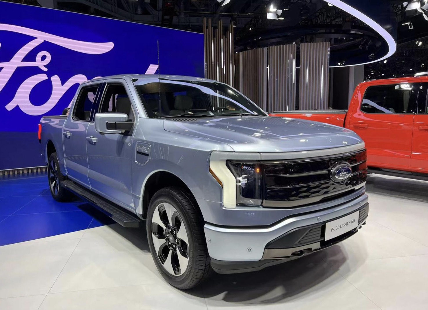 猛禽都纯电了?福特f-150 lightning亮相进博会